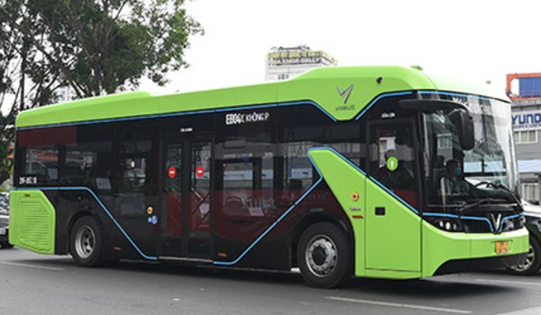 Xe buýt điện VinBus chạy thử nghiệm trên một số tuyến phố Hà Nội